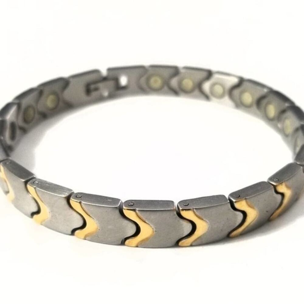 New stainless steel magnetic bracelet 7.5"‎